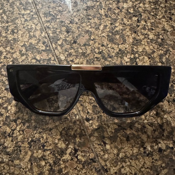Brand new Black Privé Revaux Women's Sunglasses - Picture 4 of 7